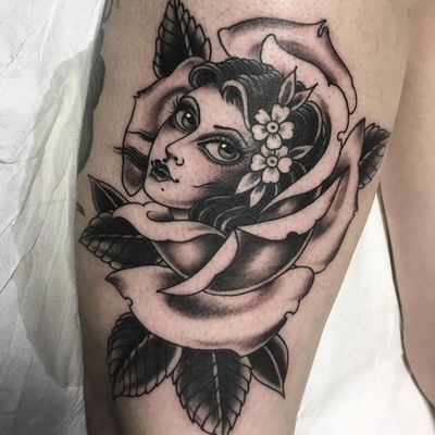 Lady and rose tattoo by Klem Diglio #klemdiglio #ladytattoo #blackandgrey #neojapanese #neotraditional #traditional #mashup #rose #ladyhead #flower #daisy #leaves #eyes #lips #tattoooftheday