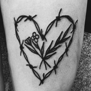Flower and heart tattoo by Pastilliam #Pastilliam #flower #heart #barbedwire