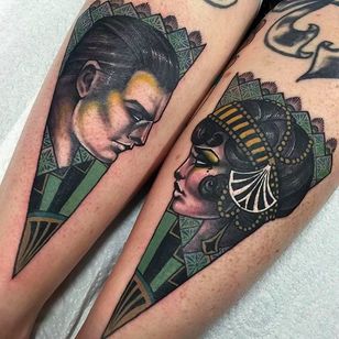 Tatuajes de hombre y mujer a juego por Hannah Flowers @Hannahflowers_tattoos #Hannahflowerstattoos #girl #woman #lady #girltattoo #ladytattoo #Inkslavetattoos #retrato