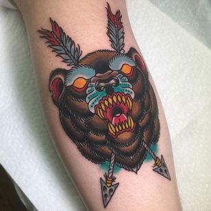 Tatuaje de oso por Miguel Lepage