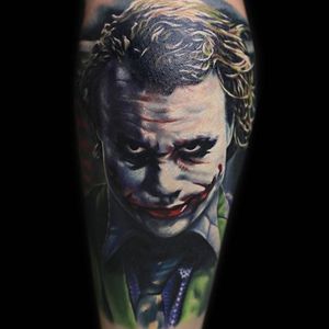 Joker Portrait Tattoo by Oleg Shepelenko #portrait #portraittattoo #portraittattoos #portraitrealism #realism #realistictattoos #colorportrait #colorportraittattoo #joker #jokertattoo #jokertattoos #OlegShepelenko