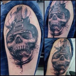 #SuliéePepper #TatuadoraBrasileira #tatuadorasbrasileiras #realism #realismo #skull #guitar