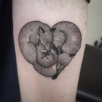 Loving fox family by Susanne Suflanda König #suflanda #fox #foxes #heart #animals #fineline #blackwork #dotwork #linework #blackandgrey #tattoooftheday