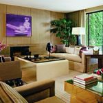 Jacobs' apartment, and the famous couch via Architectural Digest #marcjacobs #couch