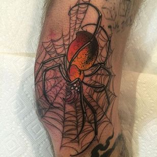 Tatuaje de araña por Håkan Hävermark
