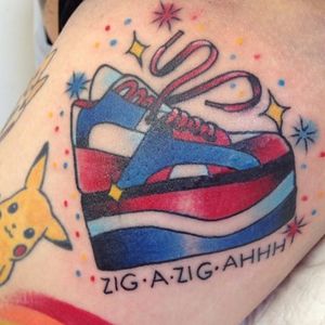 Zig-a-zig-AHHH platform shoe tattoo by @cassbramley #zigazigahh #spicegirlstattoo #spicegirls