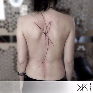 Spine tattoo by Koray Karagozler. #KorayKaragozler #spine #spineline #back #backbone #line #abstract