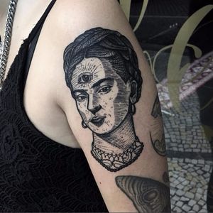 Frida Kahlo tattoo by Daniel Teixeira #DanielTeixeira #engraving #blackwork #surrealistic #fridakahlo