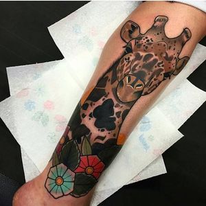 Bold neo traditional giraffe by Jake Tattoo. #flowers #bold #neotraditional #giraffe #JakeTattoo