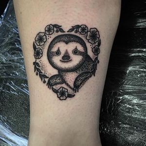 Sloth Tattoo by Sarah Whitehouse (IG— warahshitehouse). #sloth #slothtattoo #dotworkanimal #dotwork #dotworktattoo #animal #SarahWhitehouse #2016tattooroundup