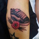 Neotraditional Classic Vans Shoe Tattoo by Niki Boni @NikiBoni5 #NikiBoni #NikiBoniTattoo #Vans #VansTattoo #Shoe #ShoeTattoo #Neotraditional