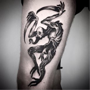 Tatuaje monstruo por Matteo Al Denti #MatteoAlDenti #blackwork #monster