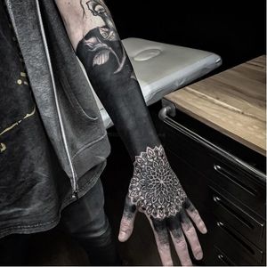 Insane tattooed black arm with mandala tattoo #mandala #ishineve #black #handtattoo
