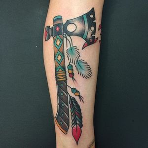 Traditional Tomahawk Tattoo by Nate Stephens #tomahawk #tomahawktattoo #tomahawktattoos #nativeamericantattoo #traditionaltomahawk #traditionaltattoo #traditionaltattoos #NateStephens