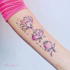Creative flower tattoo by Pis Saro #PisSaro #vegetal #watercolor #flower #peony #blossom #pink