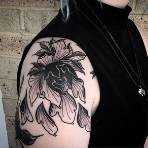 Flower Tattoo by Joel Spiteri #flower #neotraditional #blackwork #blackneotraditional #blackink #blackworkartist #JoelSpiteri
