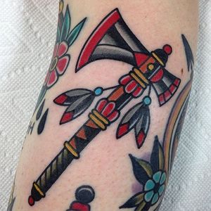 Traditional Tomahawk Tattoo by Kris Maron #tomahawk #tomahawktattoo #tomahawktattoos #nativeamericantattoo #traditionaltomahawk #traditionaltattoo #traditionaltattoos #KrisMaron