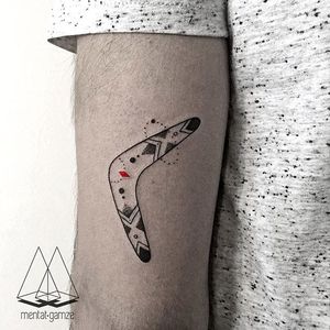 Micro boomerang tattoo. #MentatGamze #Turkish #Turkey #tattooartist #microtattoo #conceptual #geometric #red #boomerang