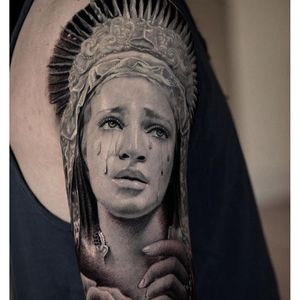 Portrait Tattoo by Veronique Imbo @veroniqueimbo #veroniqueimbo #realisticportrait #blackandgrey #portrait #realistic #tears 