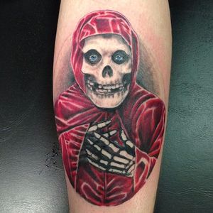 Nice colors and shading in this more realistic version of the Crimson Ghost. Tattoo by Cody Holyoak #TheMisfits #punk #crimsonghost #horror #classicmovie #band #skull #fiendclub #colorrealism #CodyHolyoak