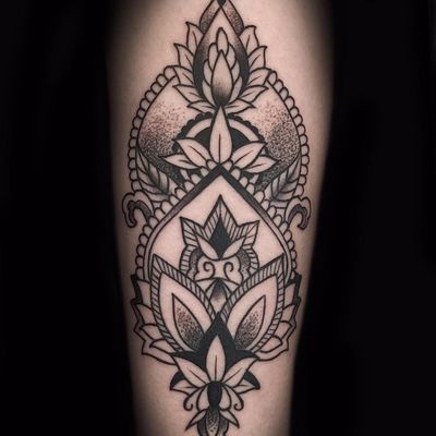 Floral ornamental by Cally-Jo #callyjo #CallyJoArt #blackwork #dotwork #linework #floral #ornamental #pattern #leaves #flower #tattoooftheday