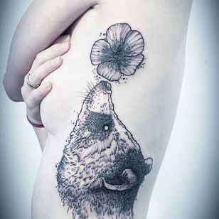 Tatuaje de mapache por Jean Carcass