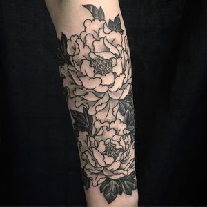 Beautiful Peony Sleeve Tattoo #Floral #Blackwork #Peony #sleeve