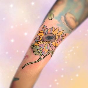 Por Kelly Mcquirk #KellyMcquirk #gringa #cute #fofa #delicada #delicate #colorida #colorful #girassol #sunflower #cristal #crystal #flor #flower #botanica #botanical #folha #leaf