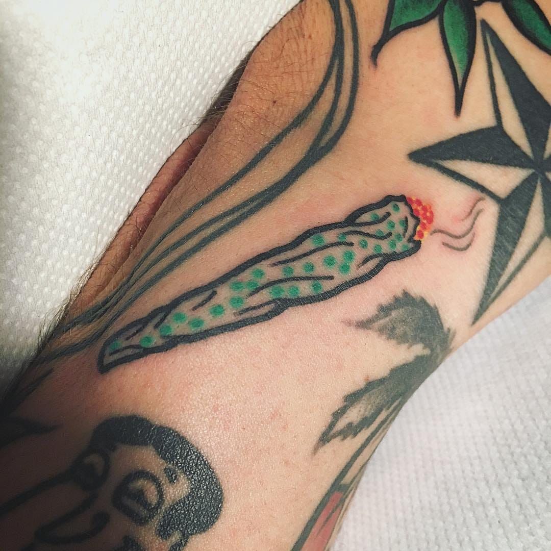 Tattoo uploaded by Shawny Ford  Smoke weed everyday  Tattoodo