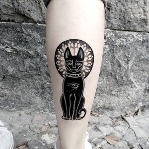 Cat Tattoo by Tobias Schneider #cat #blackworkcat #blackwork #blackworkartist #blackart #blackworker #TobiasSchneider