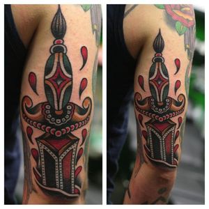 #traditional #dagger #bold #blood
