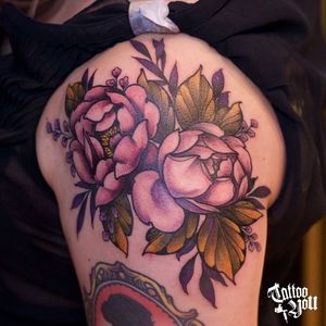 Tattoo feita pela Ingryd Guimarães Para consultas e agendamentos: Rua Tabapuã, 1.443 - Itaim - SP #classictattooyou #tattooyoubrasil #tatuagem #tatuaje #flowers #peonies #peony