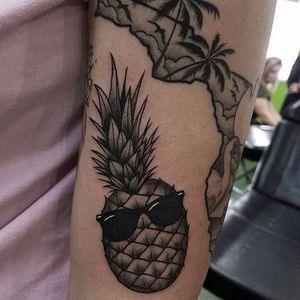 Love this piece by PabloDCT. What u think? Double Cross Tattoo (Fort Lauderdale & Downtown Miami) #miami #pineapletattoo #pineapple