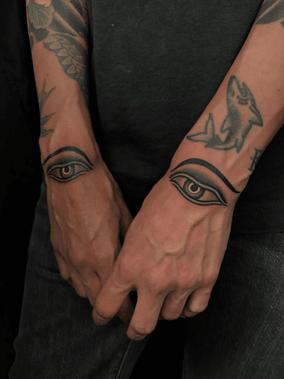 #eyes #buddhaeyes #traditionaltattoo #blackandgrey #ochoplacastattoo #miami #javierbetancourt #woman 