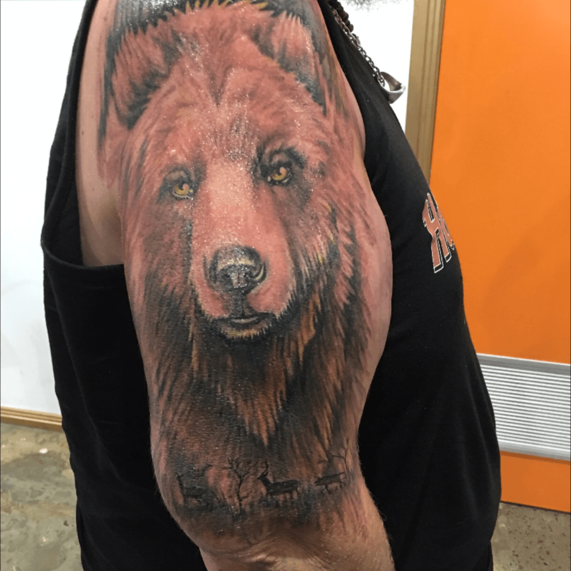 Grizzly bear by Victor Modafferi TattooNOW