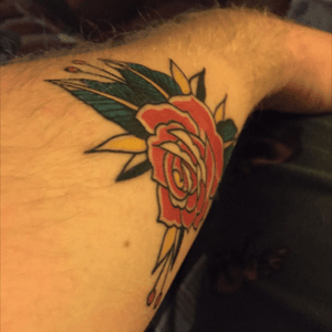 Rose Tattoo #AmericanTraditional #rose #forearm #oldschool 