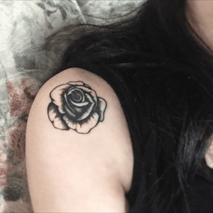 My new rose! #tattoo #tattoos #rose #flower #floral #beautiful #valentines #pretty #flashsheet #love #upper #upperarm #arm #shoulder #secondtattoo #numbertwo 