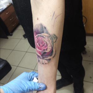 In progress #tattoo #tattooinrussia #rose #roses #inprocess #inkmachines #worldfamousink #eternalink #intenzetattooink