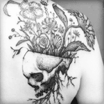 #skull #flower #floral #blackandgray #nature #creative #skullandnature #skullandflower #shoulder #back 