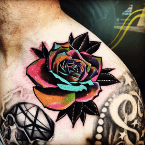 #ink #RoseTattoos #colorful #flowertattoo #flower #flowers #tattooflowers #tattooflower #rose #roses #rosestattoo #ColorfulTattoos #colorfulink #inkcolor #blackrosetattoo #blackrose #tattoos #chest #chestattoo 🌹🌹🌹🌹❤️💛💚💙💜