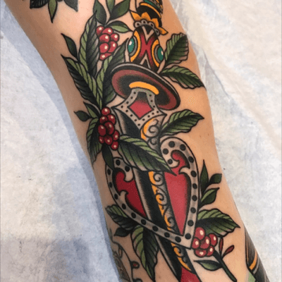 New dagger with coffee plant done at @torchtattoo by #mattcannon ❤🗡☕️ #neotraditionaltattoo #daggertattoo #coffeetattoo 