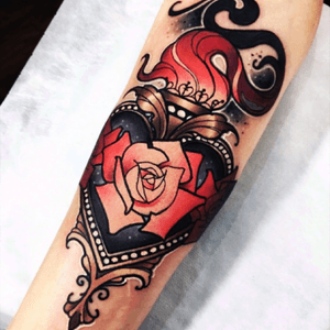 #OlieSiiz #tattoo #neotraditional #torchtattoo #rose #details 
