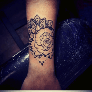 Fresh #tattoo with #Savage #tattooshop #paris #TattooGirl #girlink #rose #mandalatattoo 