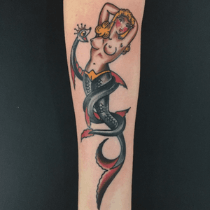 #traditional #sailorjerry #mermaid #lovehatenewyork #tattoosbyrodrigocanteras 