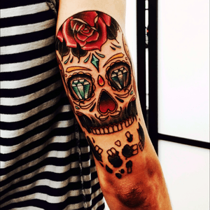 • SKULL • 💀❤️ #skulltattoo #skull #tattooartist #tattooart #tatoooftheday #love #holdfast 