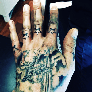 I'm a star ! 😁#hand #tattoo #stars #starwars #Yoda #maitreyoda #inkedboy #ink 