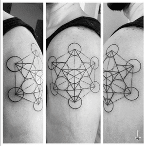 Nº194 Simplified Metatron #tattoo #ink #handdrawn #circles #triangle #cube #hexagon #figures #forms #myth #archangel #sacred #sacredgeometry #geometry #geometric #lines #geometrictattoo #metatron #metatrontattoo #bylazlodasilva
