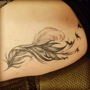 Give me wings and i shall fly! #thigh #curvygirls #feather #newbeginnings 