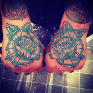 Neotraditional roses Both done in a single sitting :) 