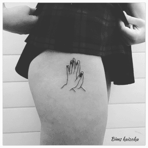 Dessin de @regards_coupables #bims #bimstattoo #bimskaizoku #ligne #paris #paristattoo #tatouée #tatouage #tatouages #mains #ink #inked #inkedgirl #tattoo #tattoos #tattooer #tattoogirl #tattooing #tattooart #tattoolove #tattoolover #tattedgirls #tattooworld #tattooflash #tattooartist #tattoowork #tattoedgirl #picture #photo